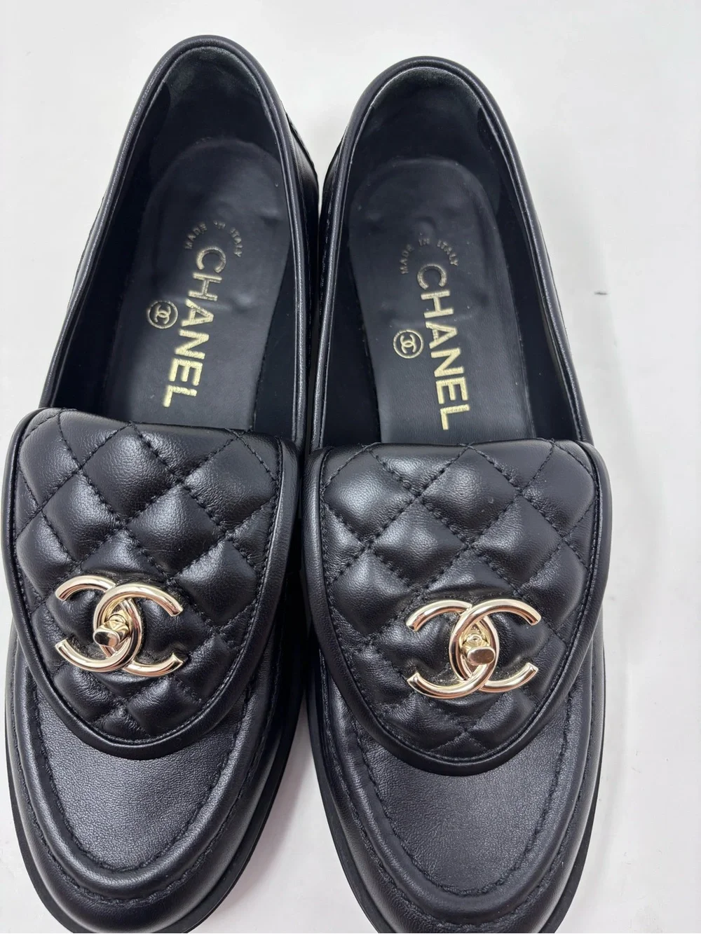 Chanel CC Turnlock Foldover Quilted Loafer Slip On Black Leather Flat size 37 EU
